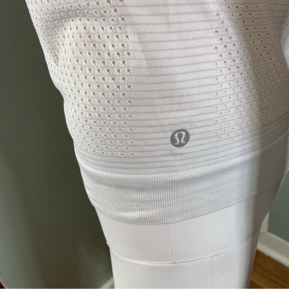 lululemon Breeze By Muscle Tank II White Mesh Athletic Tank XSmall/Small - Picture 9 of 11